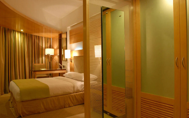 Peninsula Grand Hotel