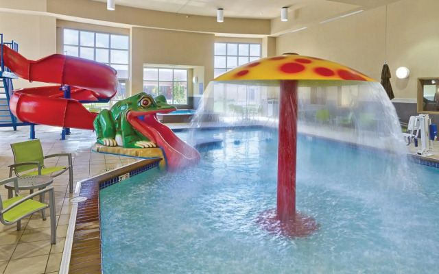 ClubHouse Hotel & Suites - Fargo