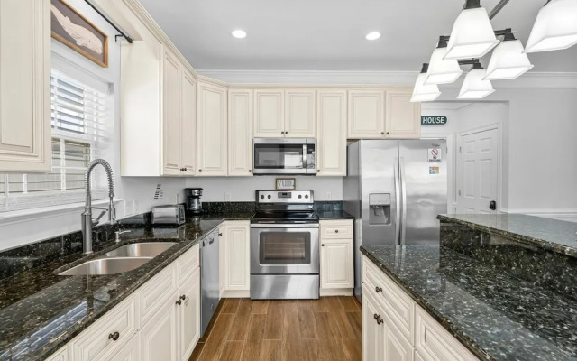 Pet Friendly Beach House - Sunset Escape