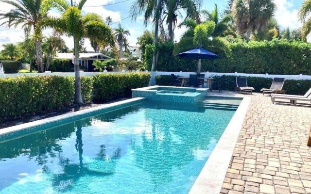 The Palm Leaf 3 Bedroom Home by RedAwning