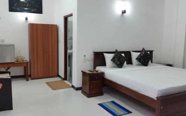 Lake Lane Guest Rest