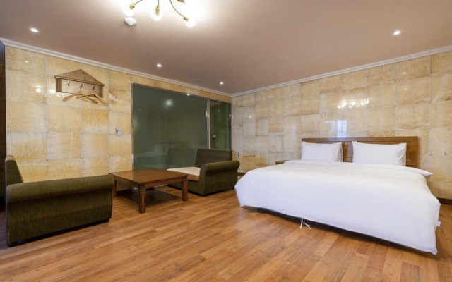 Tongyeong Hotel Opera