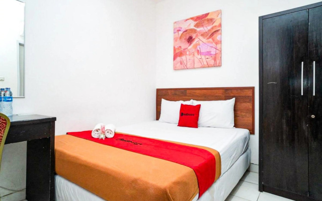 RedDoorz Plus @ Pasar Baru – Guest Rooms – Jakarta
