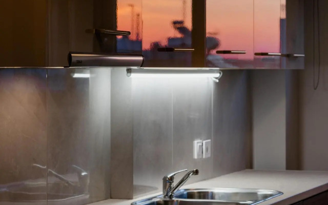 Sunny penthouse w/ Acropolis view next to metro