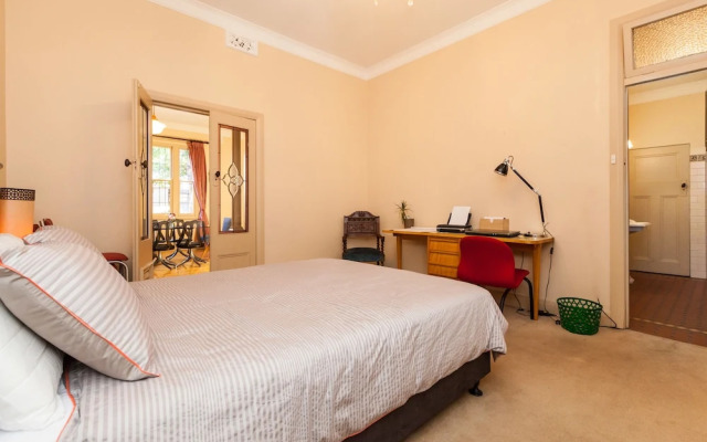 MADELINE, 1BDR Fitzroy Apartment
