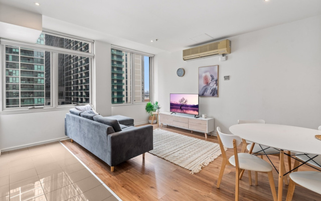 Melbourne CBD 2BR Apt With Pool & Gym Access – Guest Rooms – Melbourne