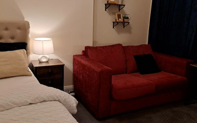 Family-friendly Studio Flat in Dagenham
