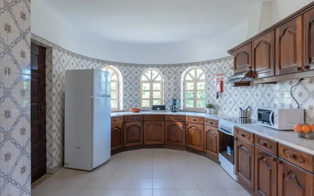 Villa Baltin With 4 Bedrooms and 3 Bathrooms