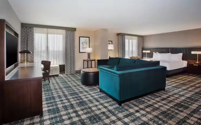DoubleTree by Hilton Lansing