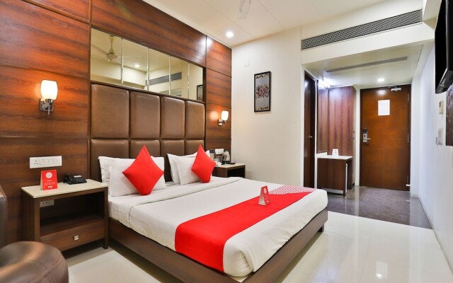 OYO 13253 The Grand Vinayak Hotel