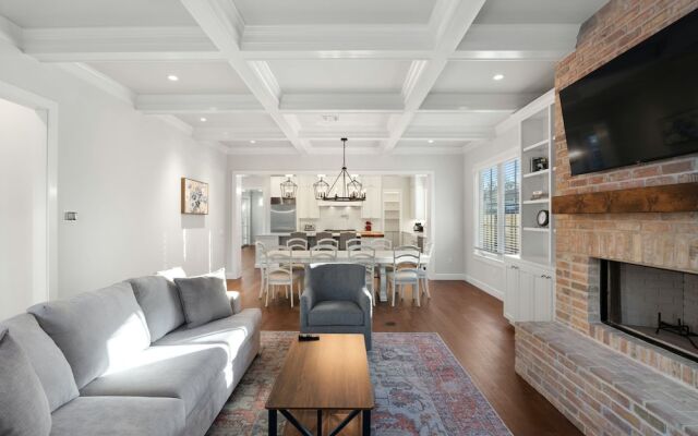 Gated 5 Bedroom Walkable to East Austin