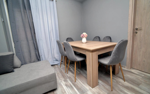 luxury apartment st Demetrios downtown