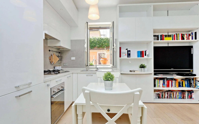 Spanish Steps Area - My Extra Home