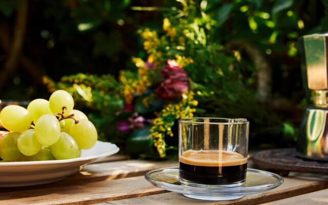 A Peaceful Farmhouse in Cortona with Swimming Pool