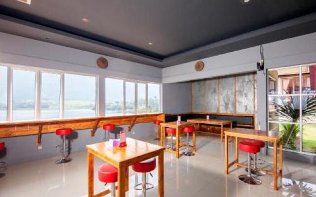 Dginn Cafe & Bar