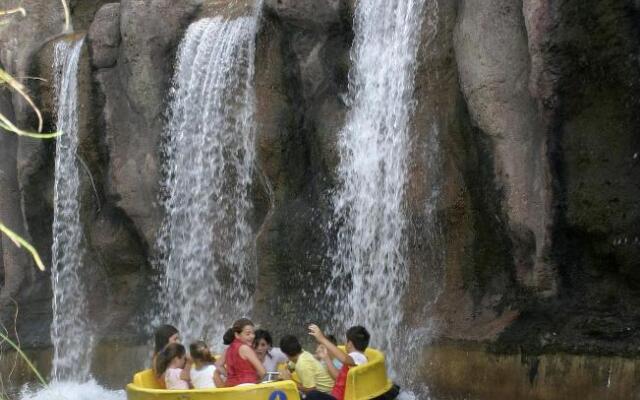 Preciosa casa grande con patio en Sevilla 8PAX