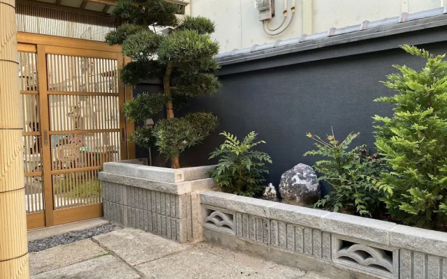 Amour Kobe East