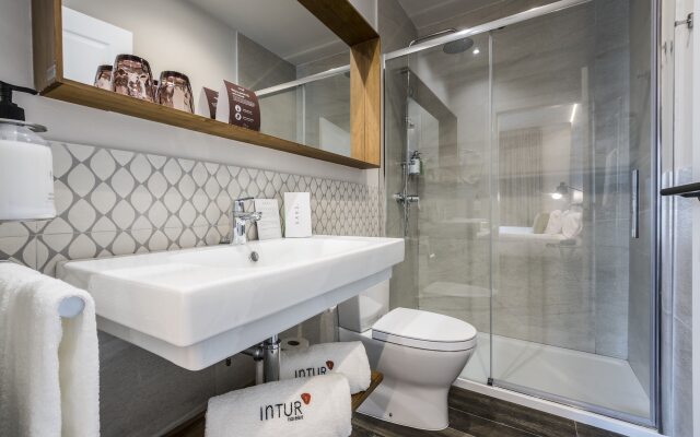 Intelier Victoria Hotel