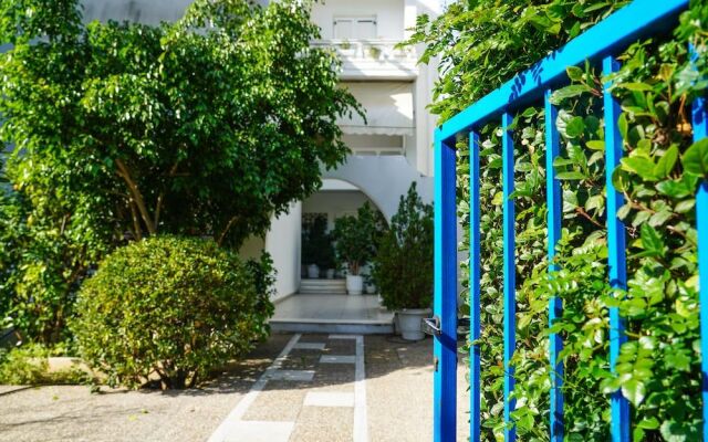 Breeze One Bedroom Apartment by BluPine