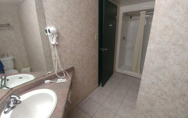 Howard Johnson Express Inn Windsor