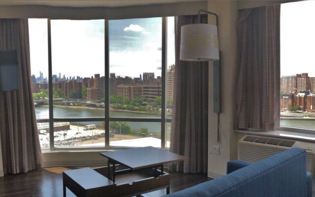 Holiday Inn Express-Bronx