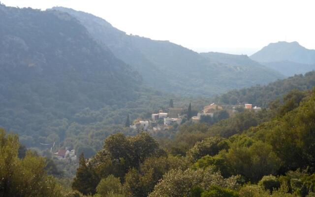 Christos Place