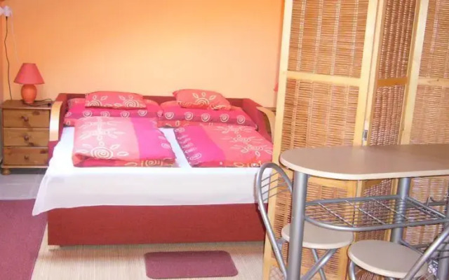 Club Leonardo Étterem És Panzió