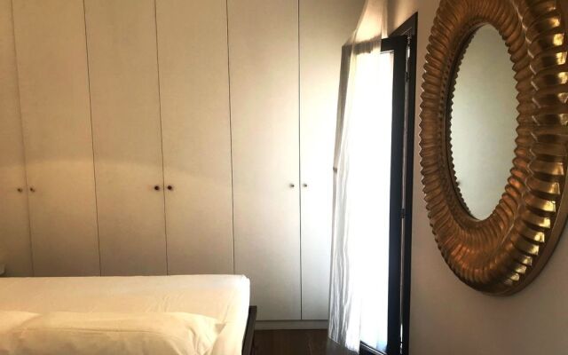 Modern Apartment with Terrace