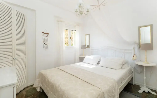 Bay View Mimosa Lower