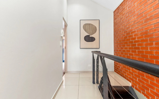 Manhattan Wharfside 301