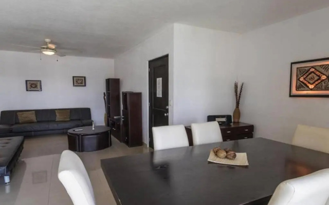 Poolside tranquil apartment in Playa del Carmen