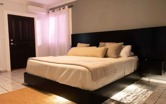 Carambola Surf House