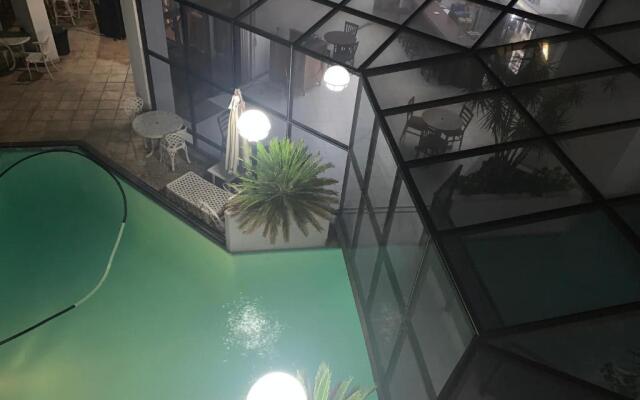 The Palace Guesthouse & Garden Restaurant