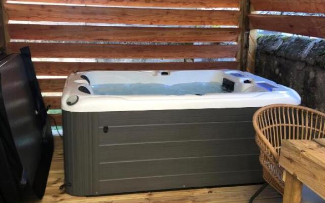 Studio Cosy, Jacuzzi et petit déjeuner