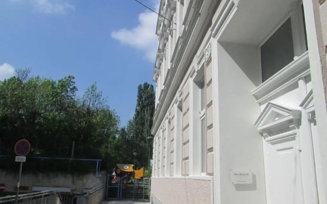 Pilgram Apartments