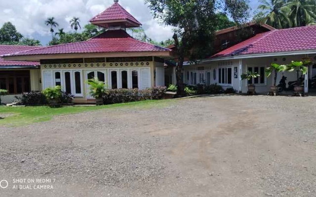 Hotel Dharma Karya