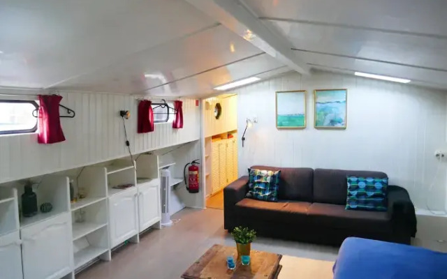 Boat apartment Rotterdam Hoop