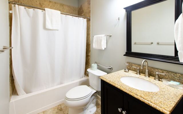 The Dahlonega Square Hotel & Villlas