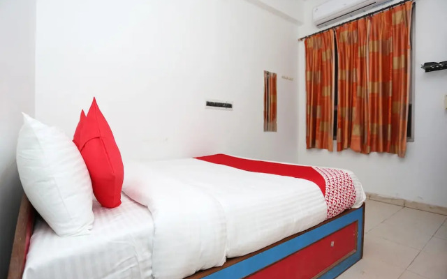 Oyo 28006 Hotel President