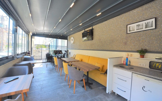 Ozgur City Residence