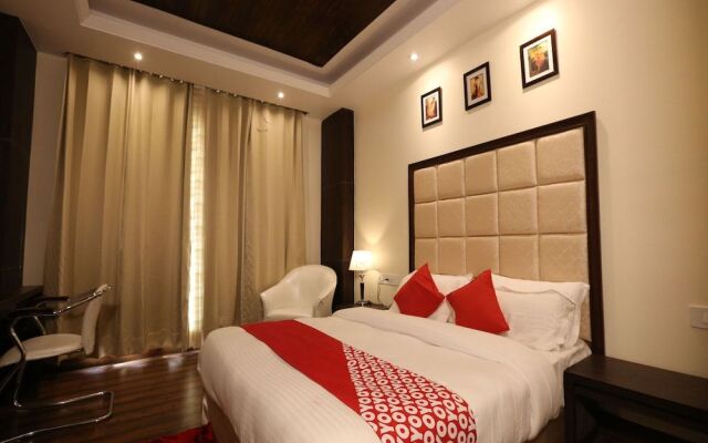 OYO 14170 Kufri Star Inn