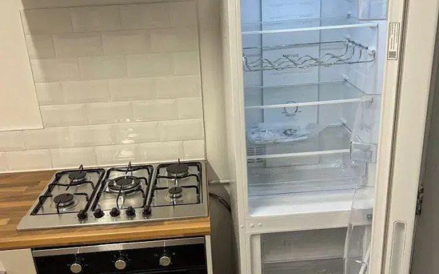 5 Bedroom Cosy Bloxwich Stay - Wifi & Free Parking