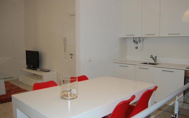 Wallis Apartments