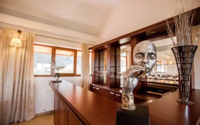 Q Resort and Spa Sacele	