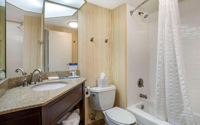 Comfort Inn & Suites Newark - Wilmington