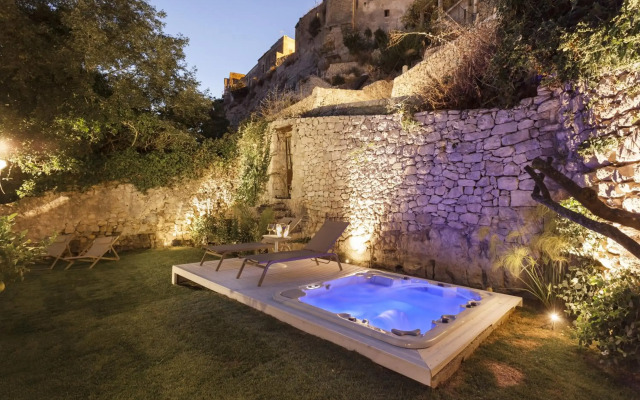 Locanda Don Serafino Historical Boutique Hotel