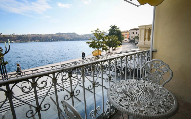 Romantic Benaco Sal - App 01