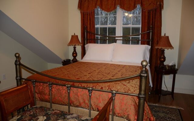Rose Manor Inn B & B