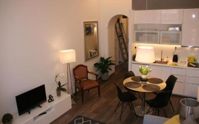 NILA Opera Apartment