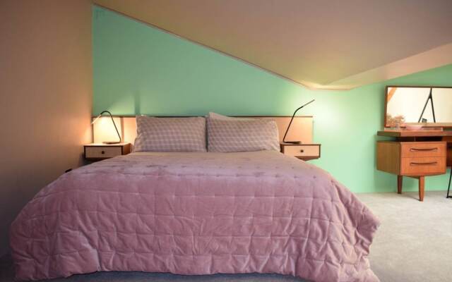 1 Bedroom Urban Retreat in Camberwell